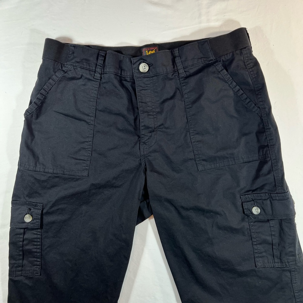 Women’s Lee Black Cropped Cargo Pants - Picture 5 of 10